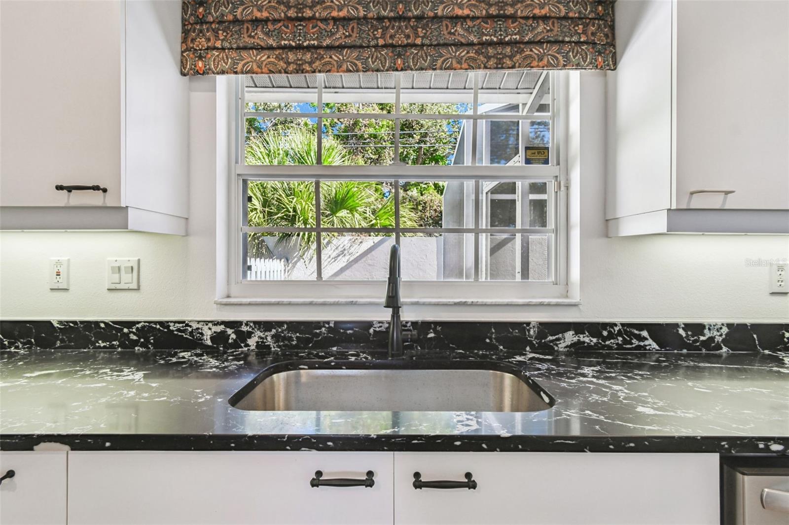 CRESTWOOD VILLAGE OF SARA 4 & 5 - Residential