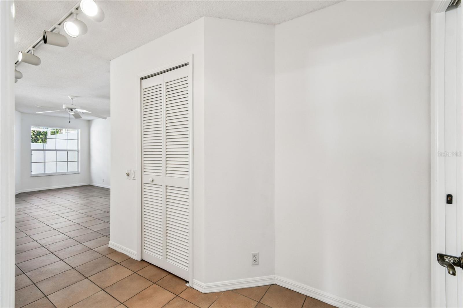 CRESTWOOD VILLAGE OF SARA 4 & 5 - Residential