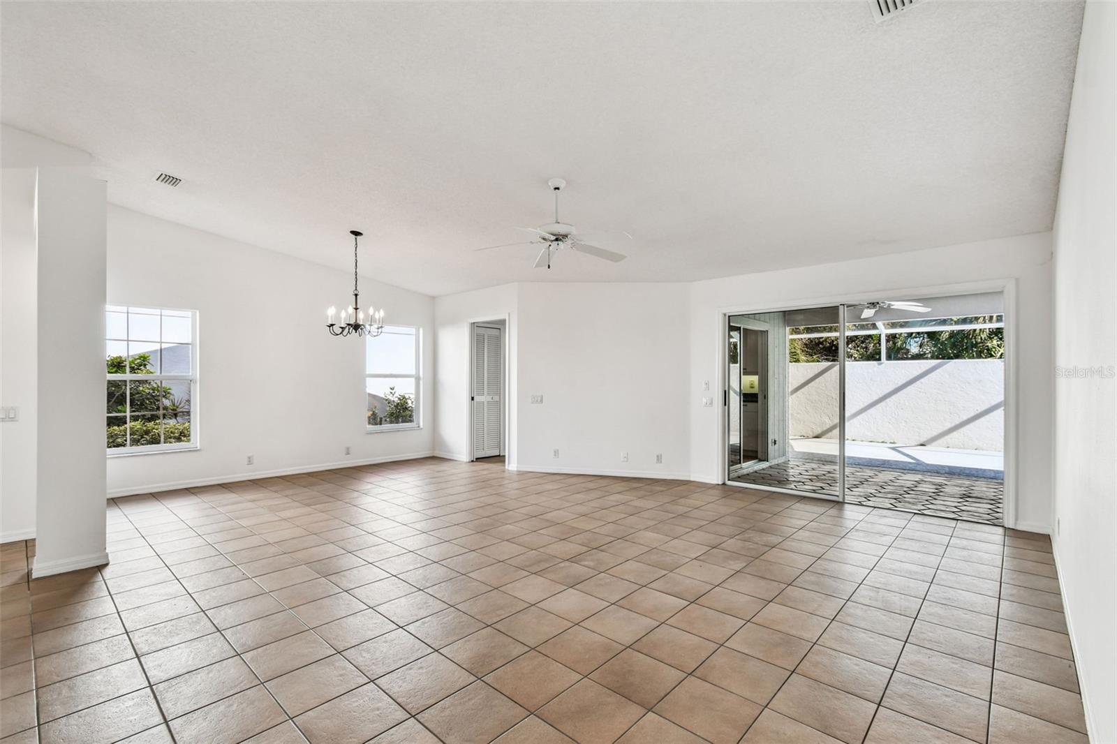 CRESTWOOD VILLAGE OF SARA 4 & 5 - Residential