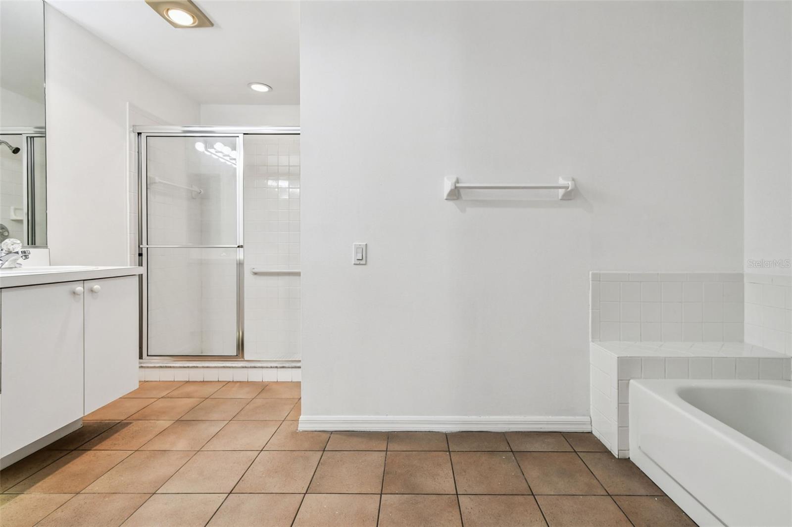 CRESTWOOD VILLAGE OF SARA 4 & 5 - Residential