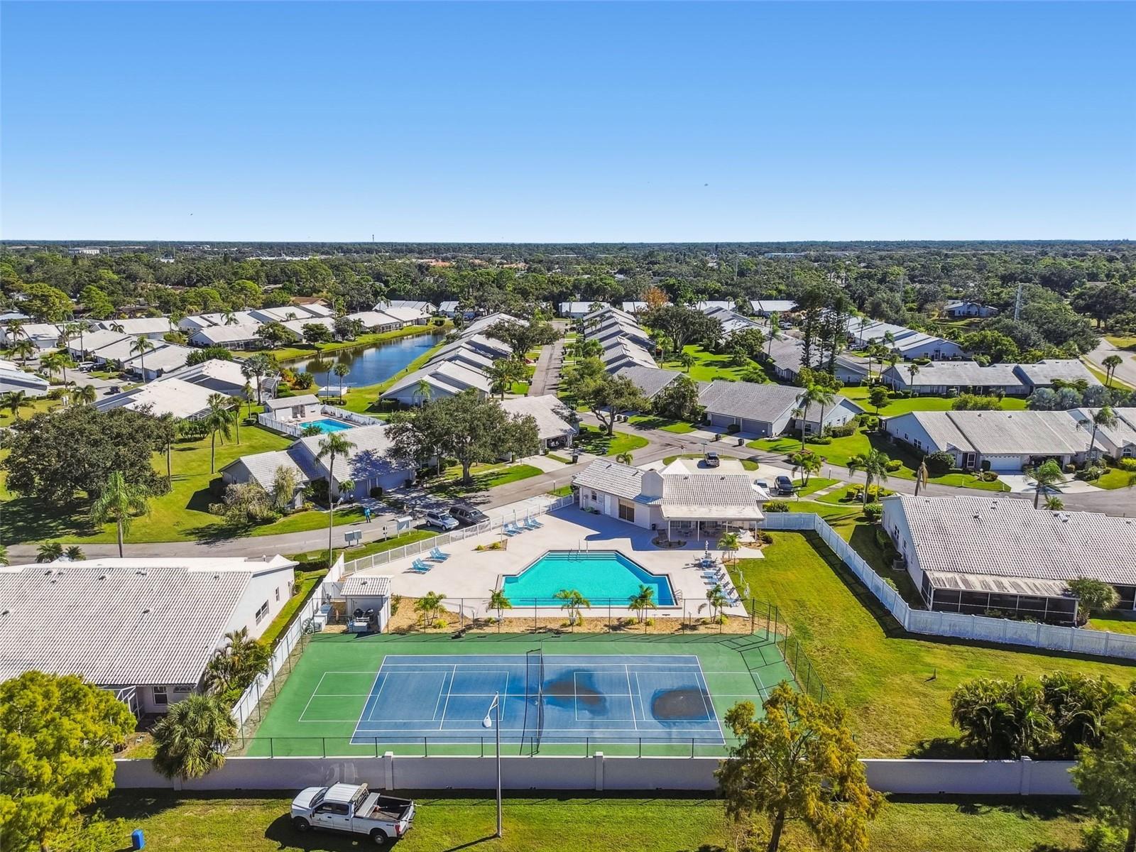 CRESTWOOD VILLAGE OF SARA 4 & 5 - Residential