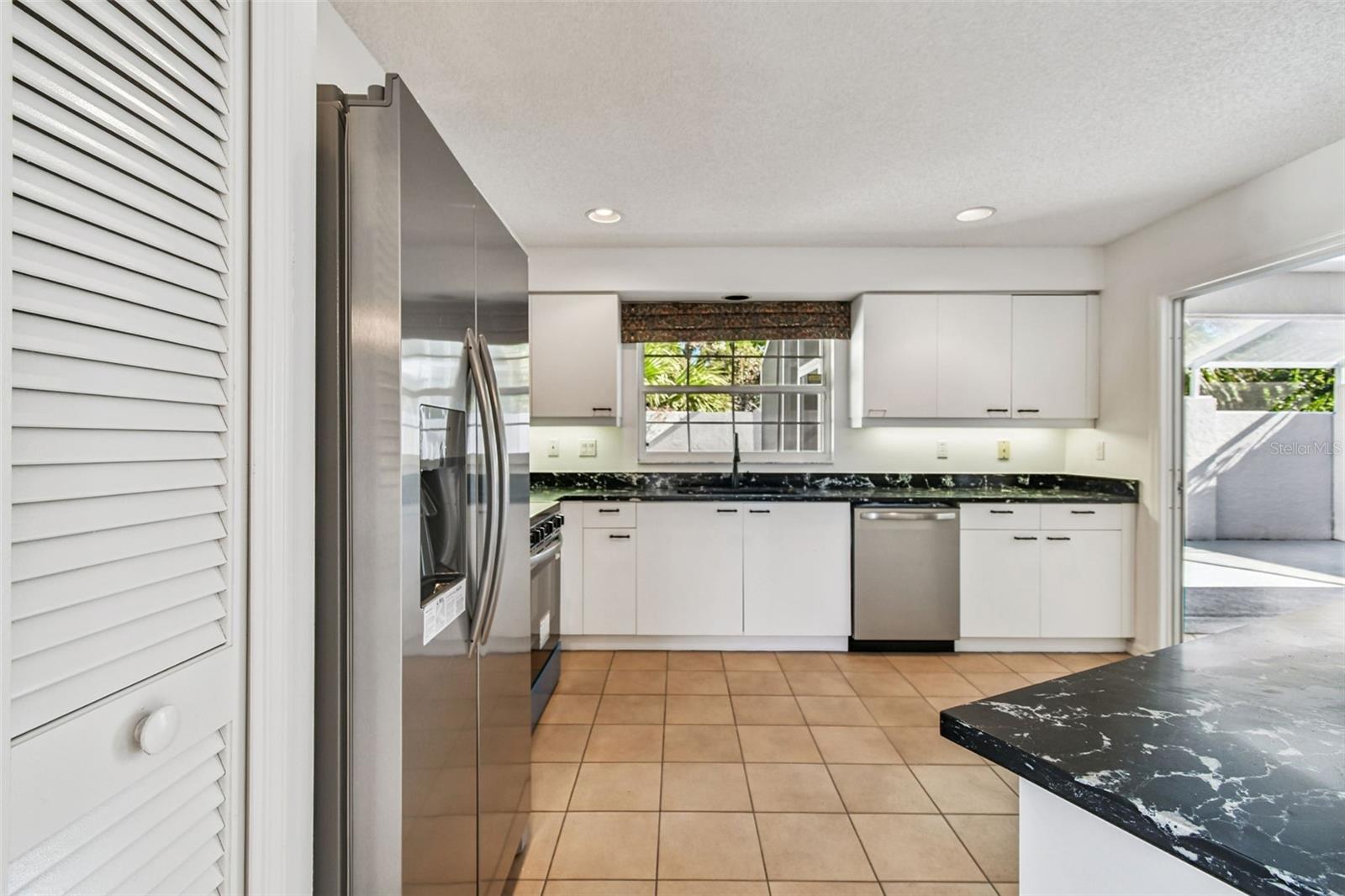 CRESTWOOD VILLAGE OF SARA 4 & 5 - Residential