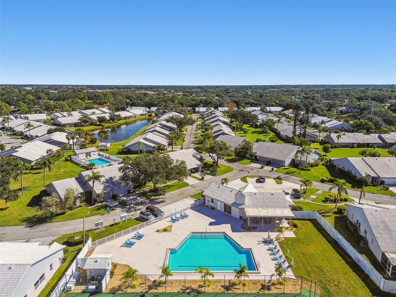 CRESTWOOD VILLAGE OF SARA 4 & 5 - Residential