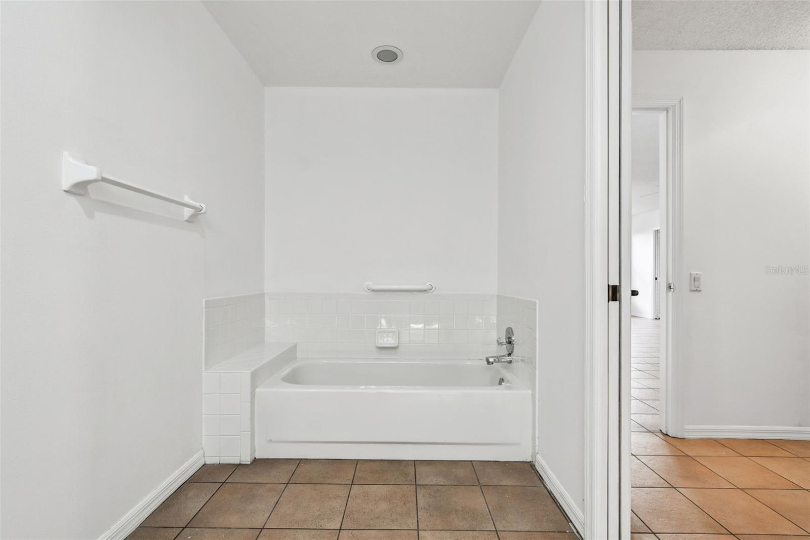 CRESTWOOD VILLAGE OF SARA 4 & 5 - Residential