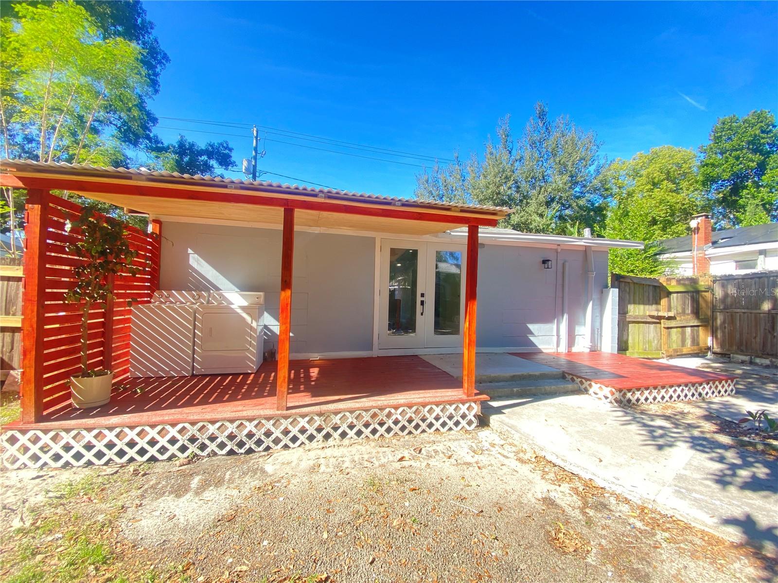 SULPHUR SPGS ADD - Residential Lease