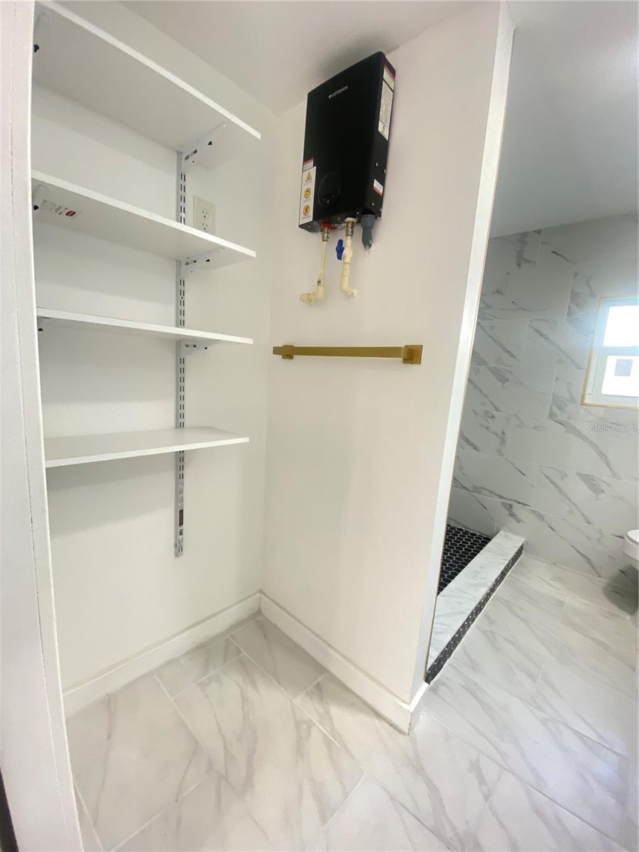 SULPHUR SPGS ADD - Residential Lease