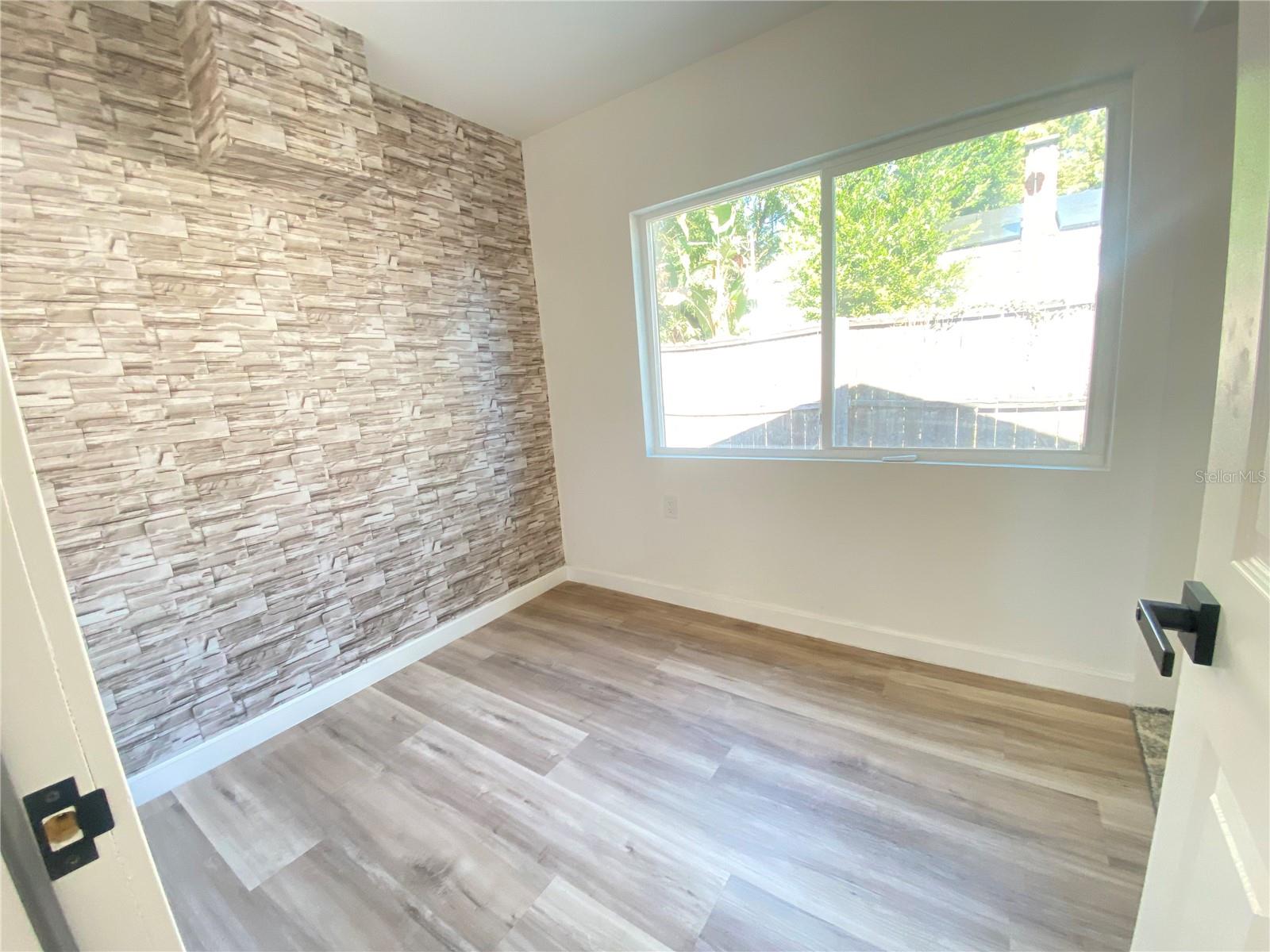 SULPHUR SPGS ADD - Residential Lease