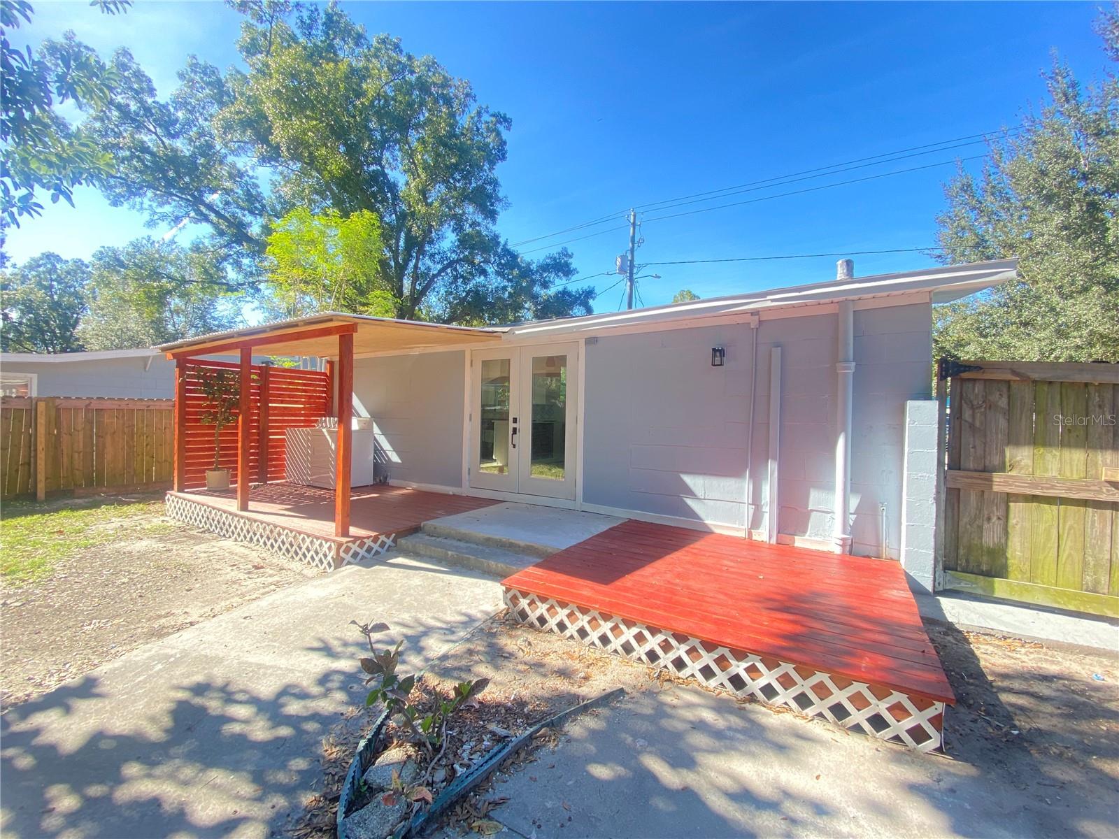 SULPHUR SPGS ADD - Residential Lease