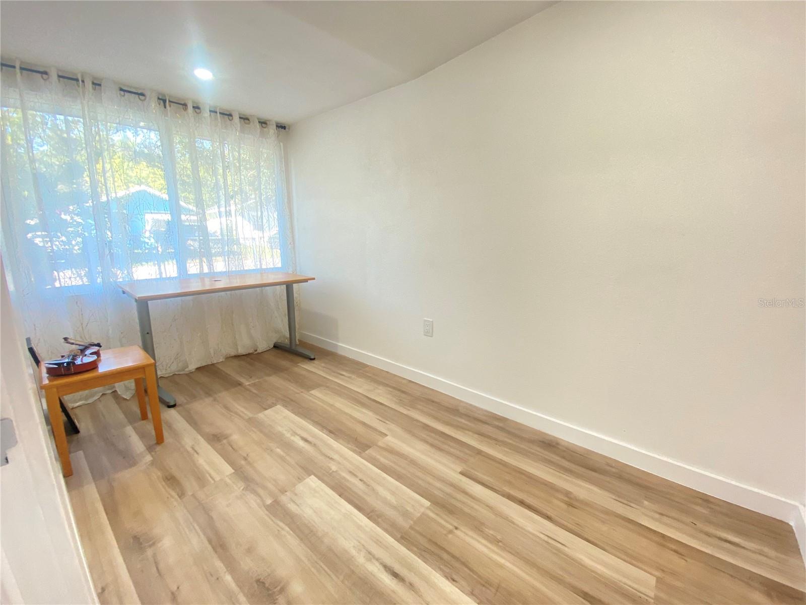 SULPHUR SPGS ADD - Residential Lease