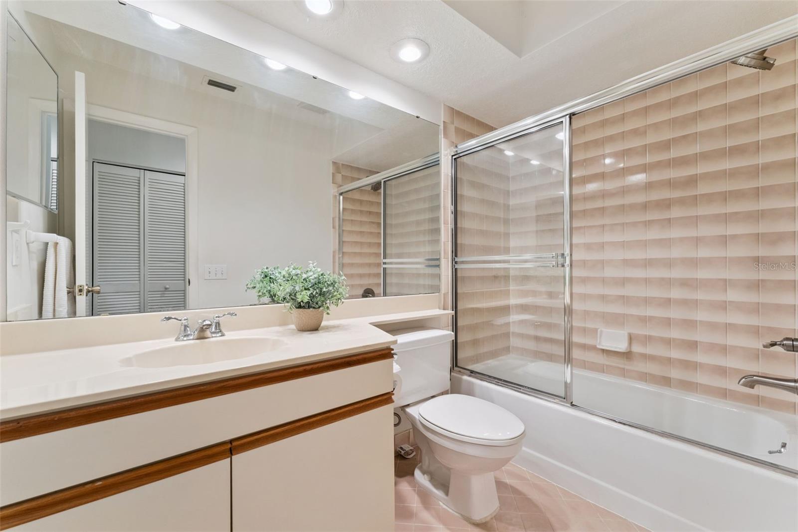 ORANGE TREE COUNTRY CLUB - Residential