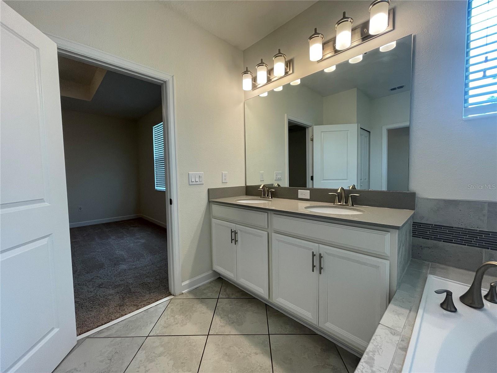 TRAILS/MOSS PARK - Residential Lease