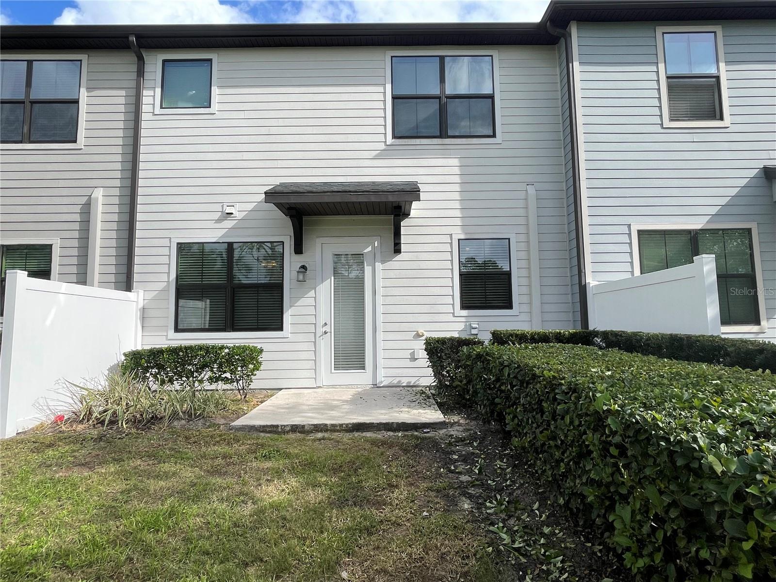 TRAILS/MOSS PARK - Residential Lease