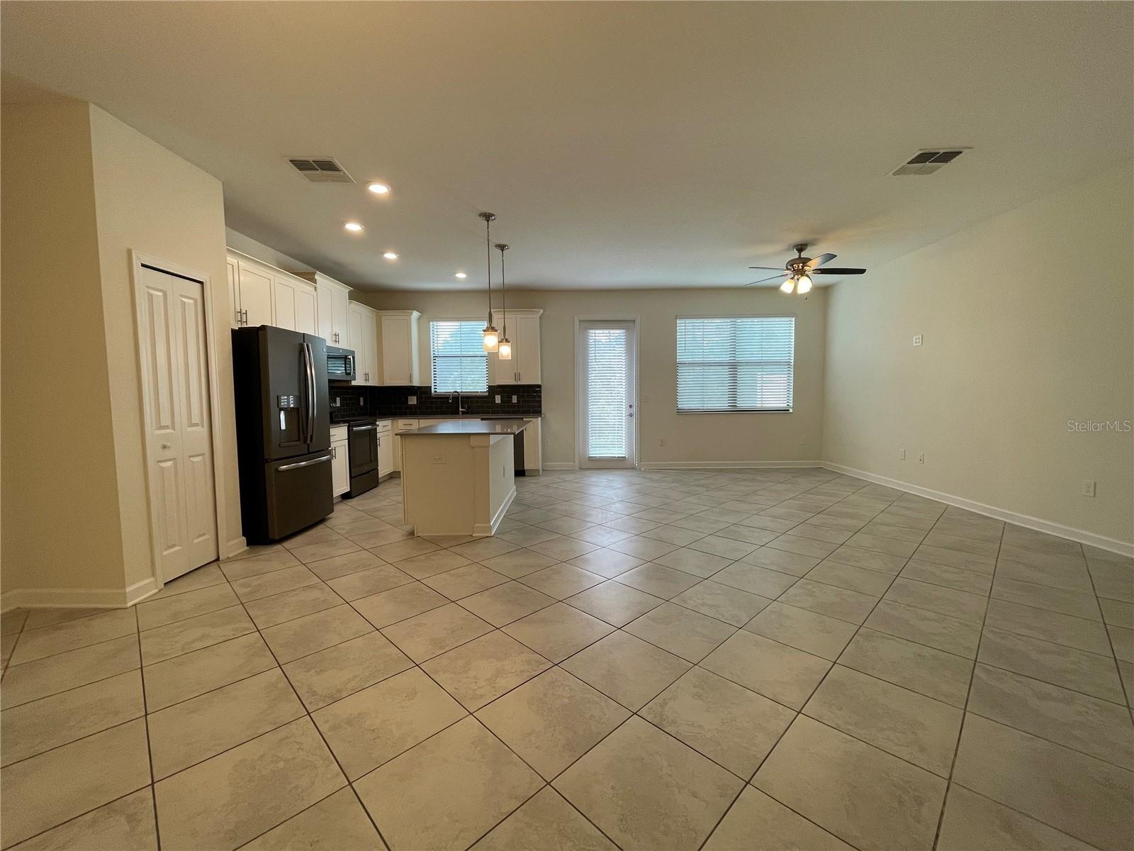 TRAILS/MOSS PARK - Residential Lease