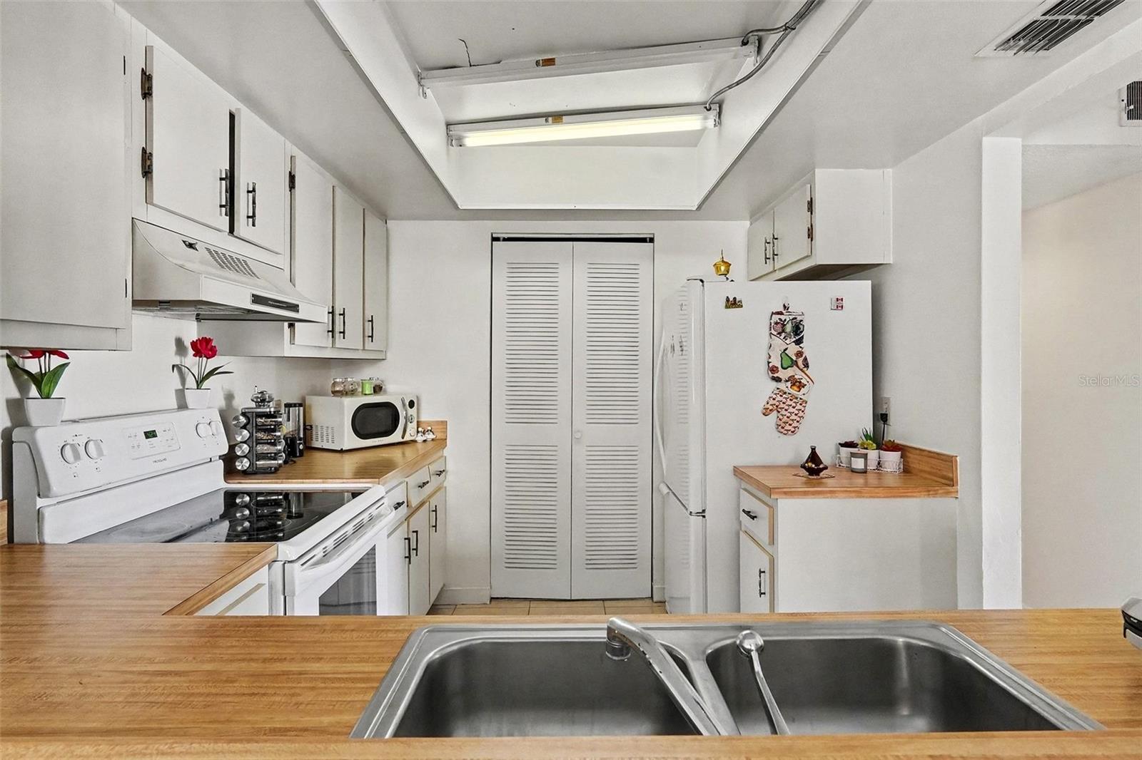 LEMON TREE CONDO SEC 04 - Residential