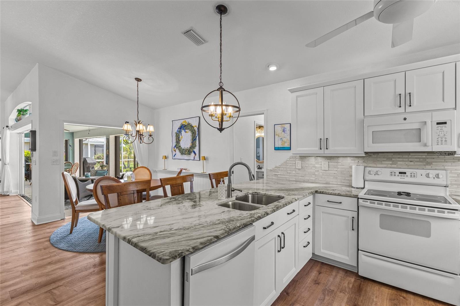 PEBBLE BEACH - Residential