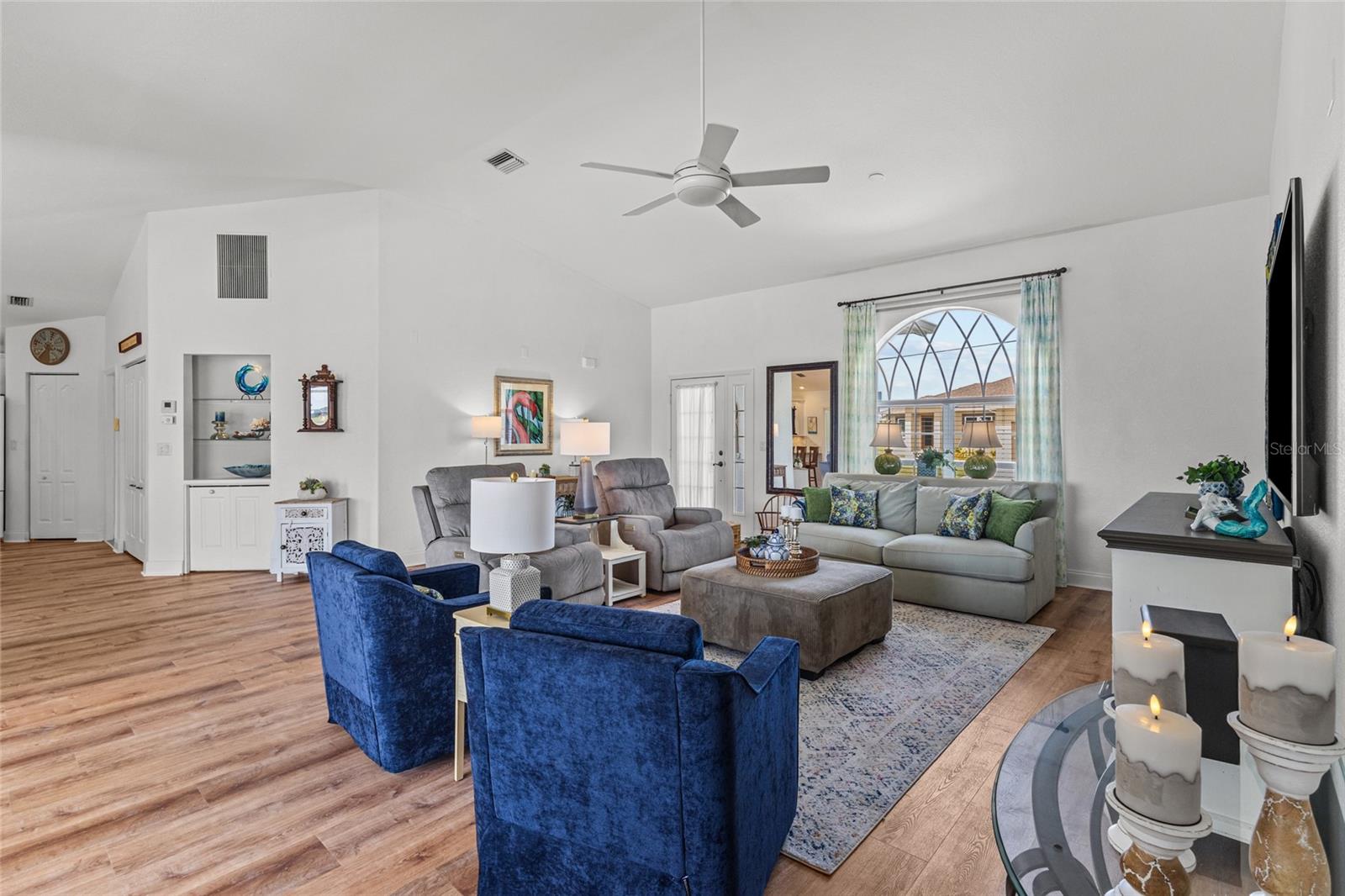 PEBBLE BEACH - Residential