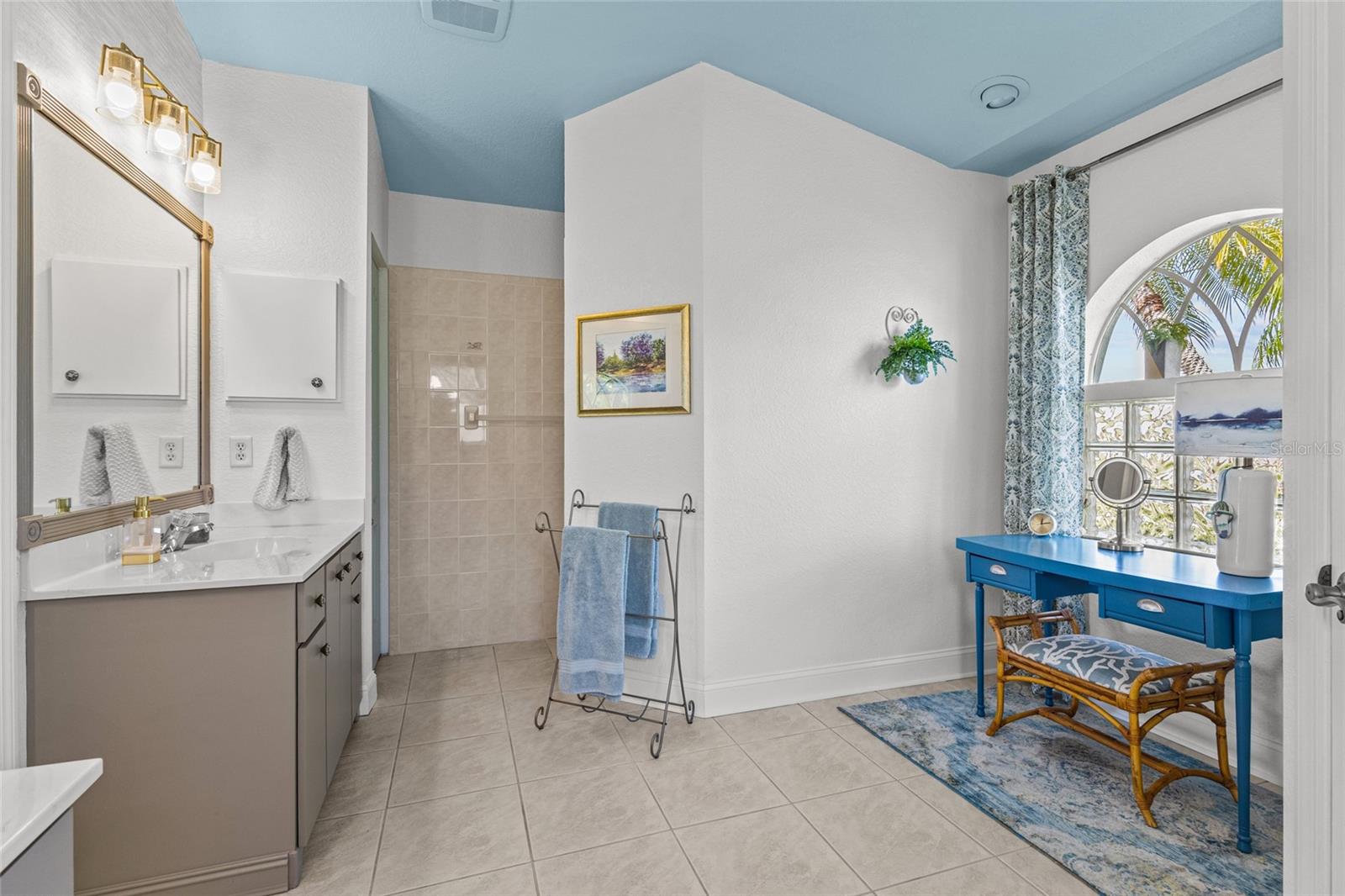 PEBBLE BEACH - Residential