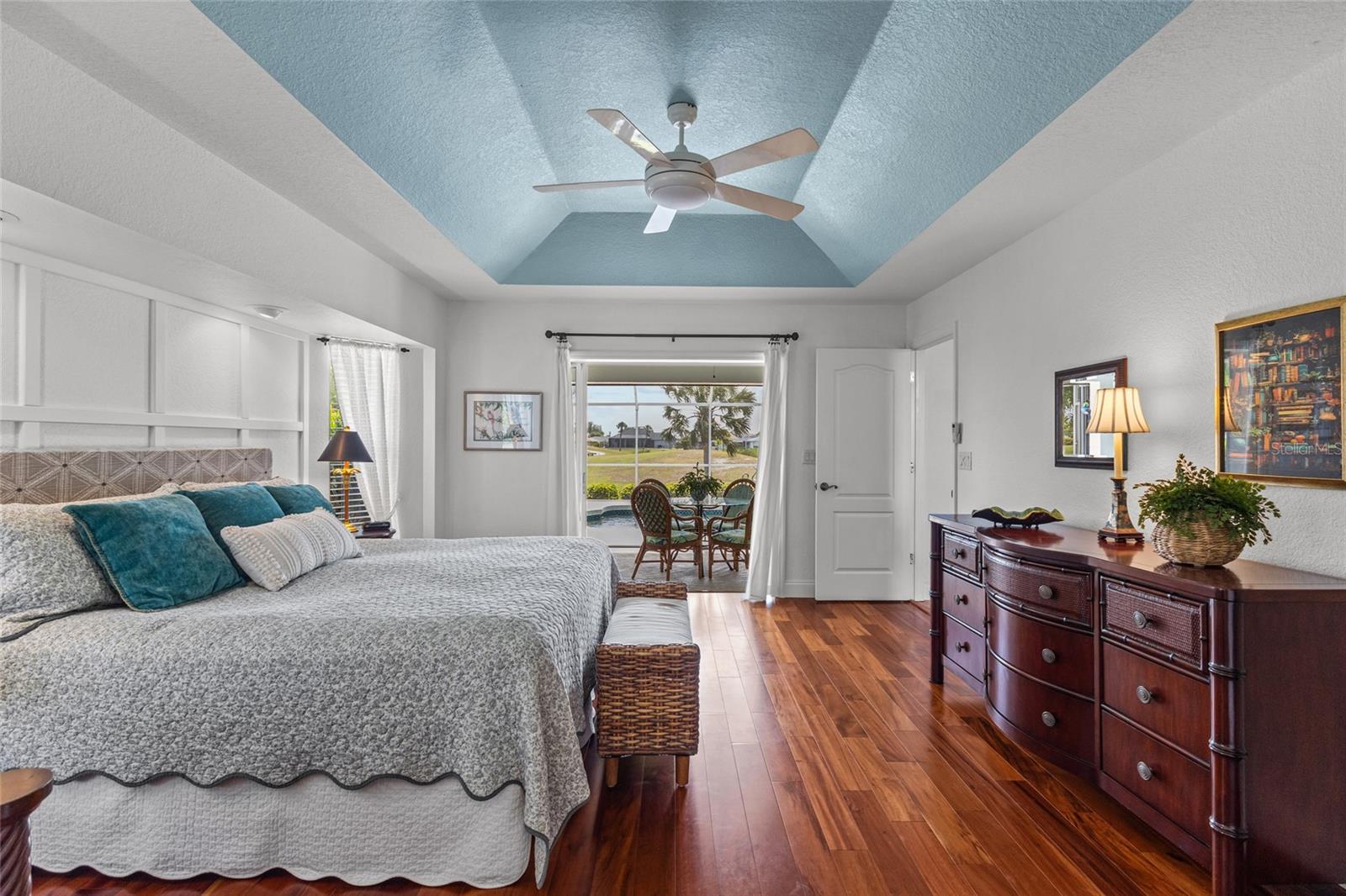 PEBBLE BEACH - Residential