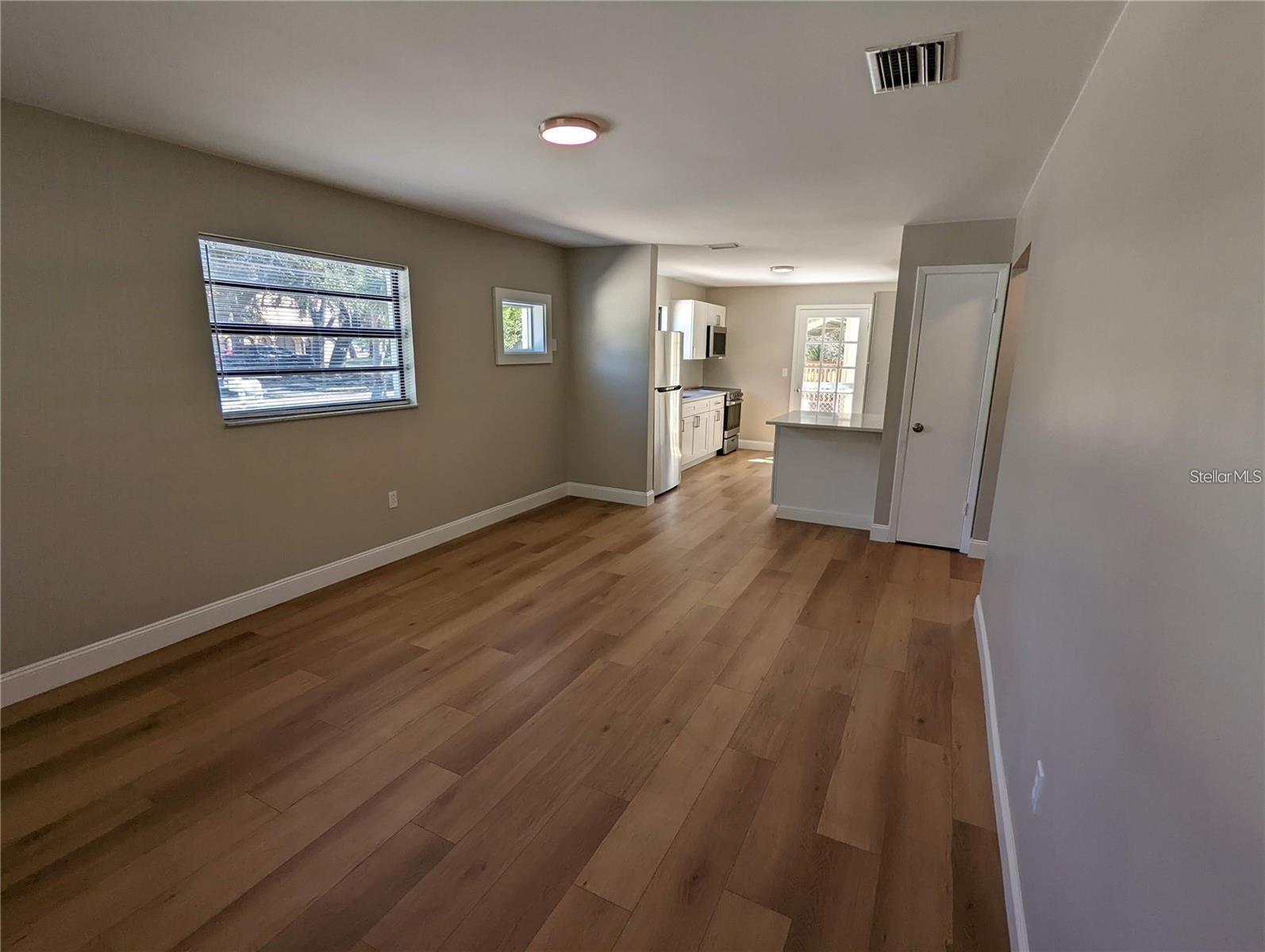 SUNSET POINT 2ND ADD - Residential Lease