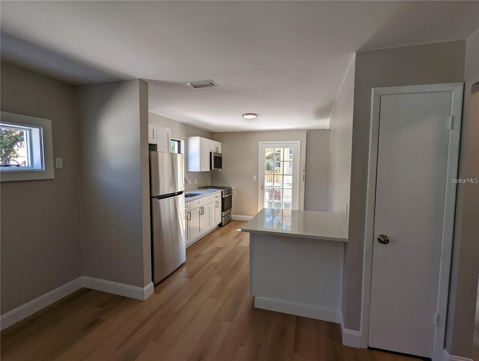 SUNSET POINT 2ND ADD - Residential Lease