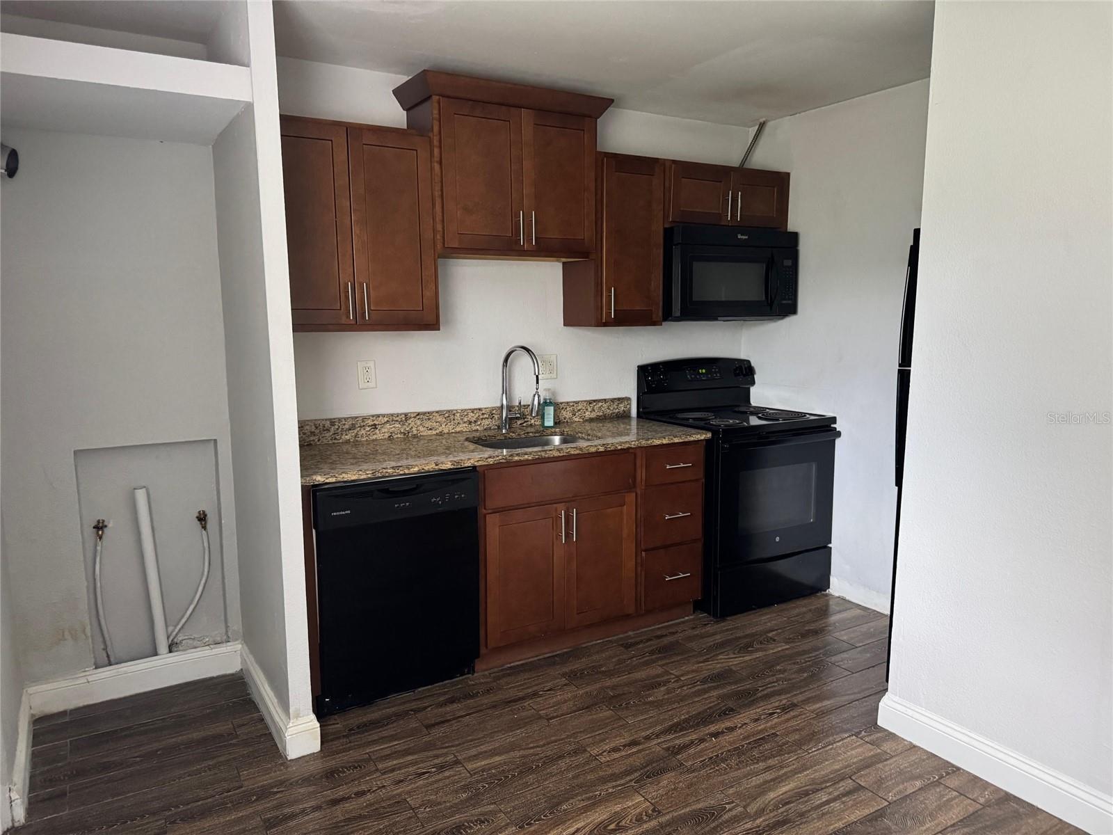 MANNS FIRST ADD - Residential Lease