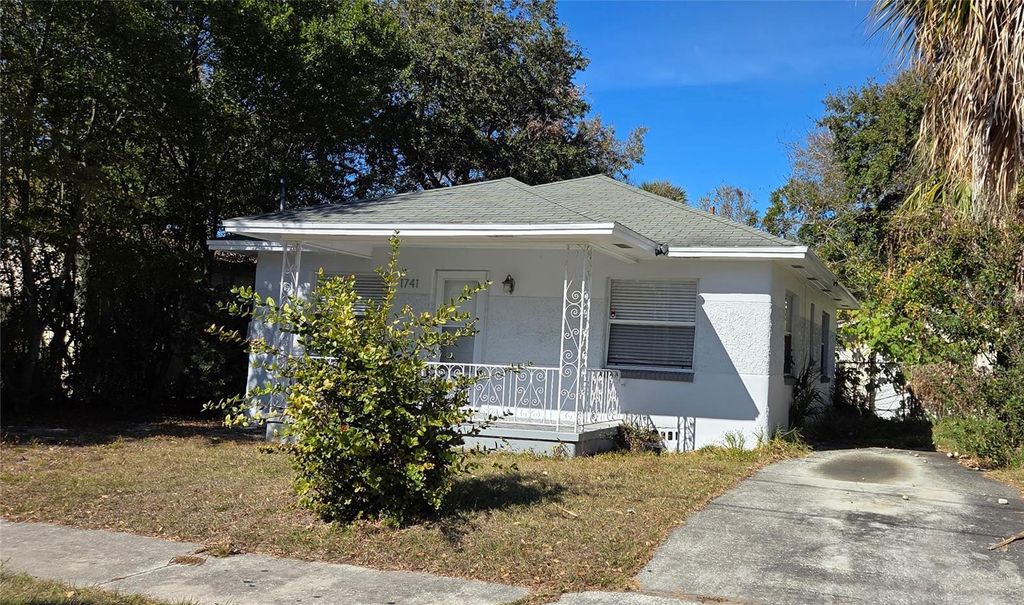 Photo of 1741 W Walnut Street, Tampa, FL 33607 (MLS # TB8473027)