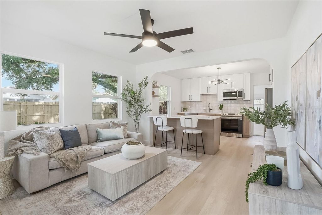 Photo of 914 E Crawford Street, Tampa, FL 33604 (MLS # TB8508899)