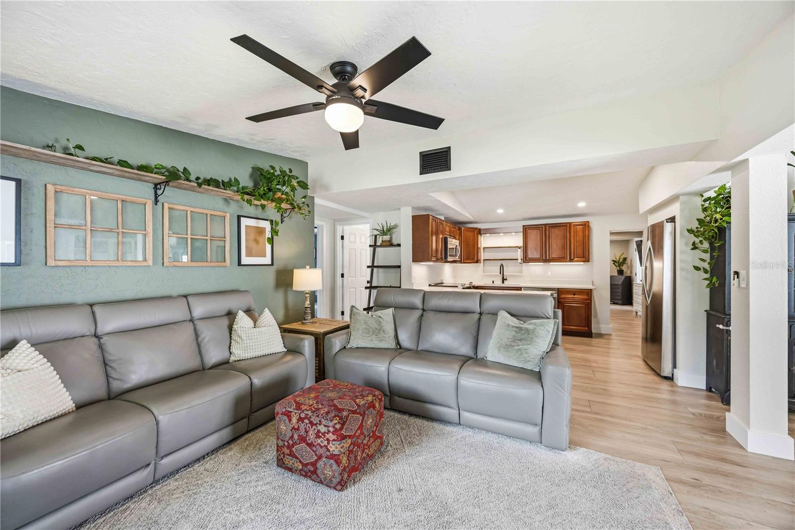 SPRING LAKE SUB ADD 1 - Residential