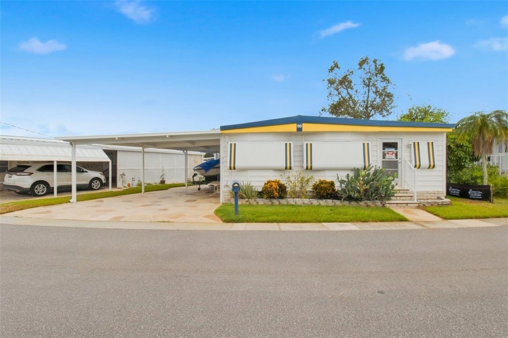 Photo of 70 Schooner Drive #70, Palm Harbor, FL 34683 (MLS # TB8555795)