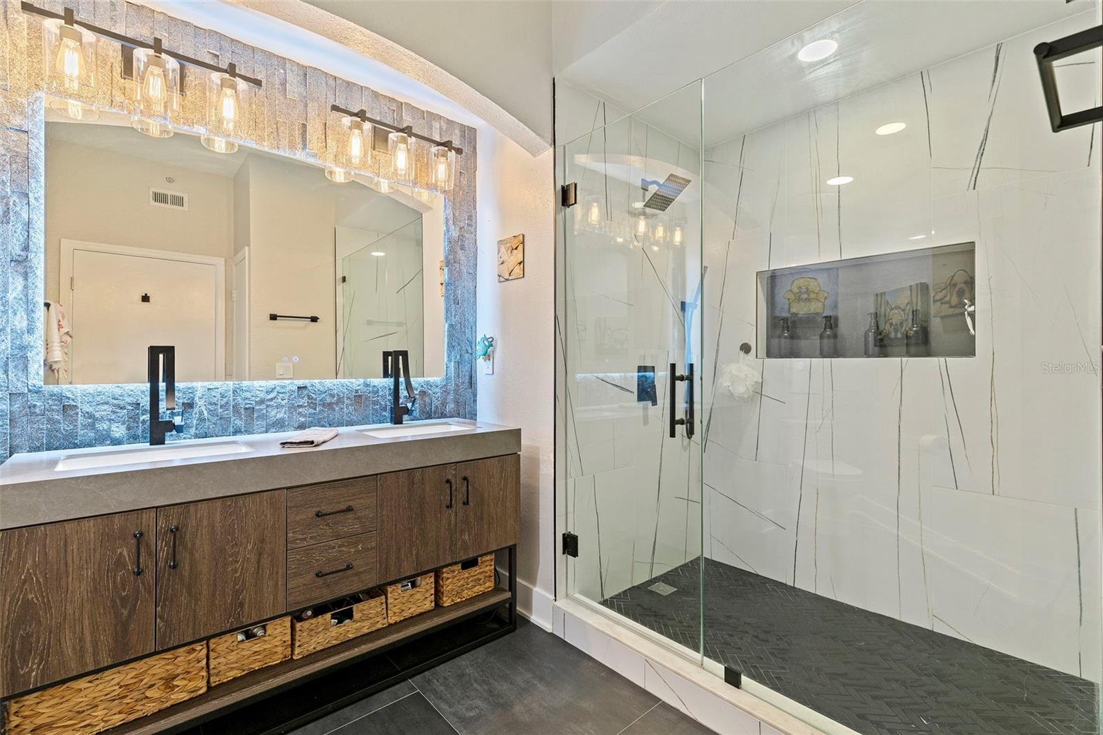 MADISON AT ST PETE - Residential