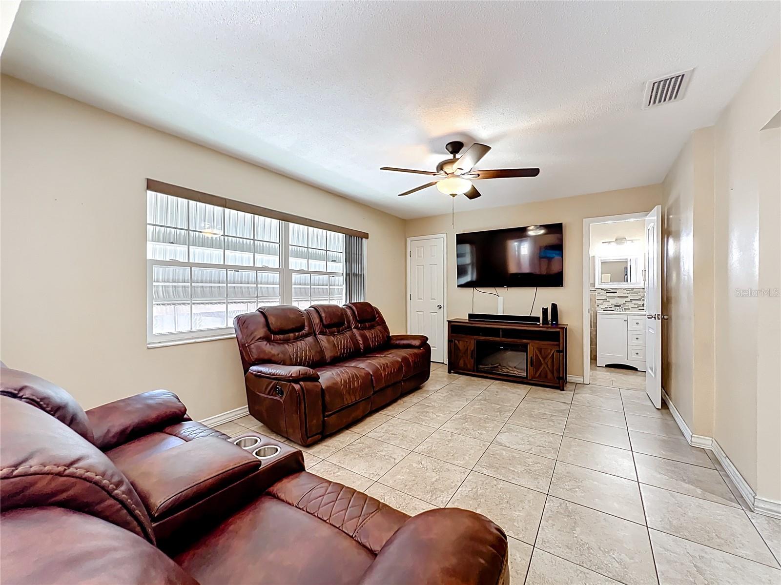 HI-RIDGE ESTATES - Residential