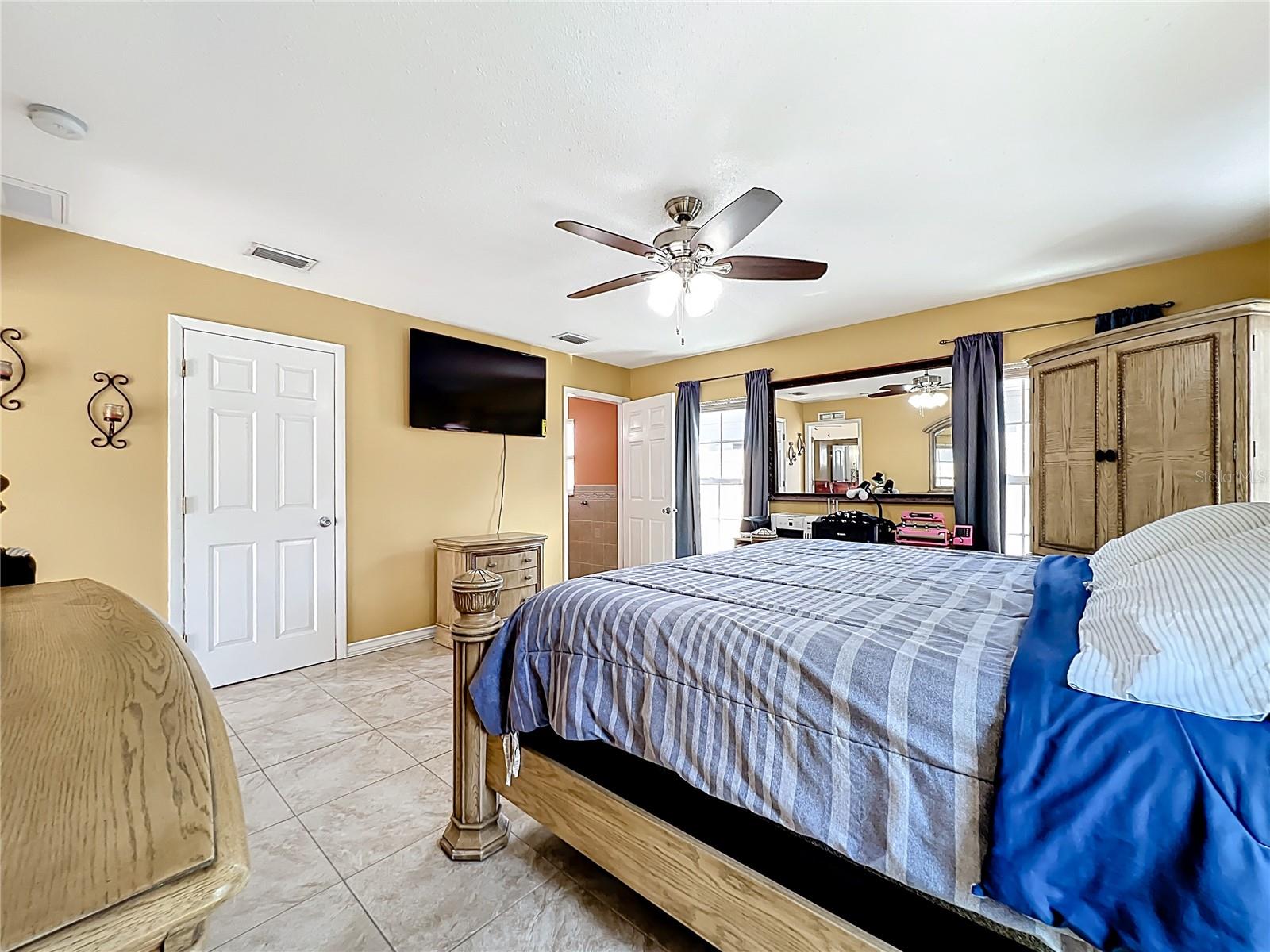 HI-RIDGE ESTATES - Residential