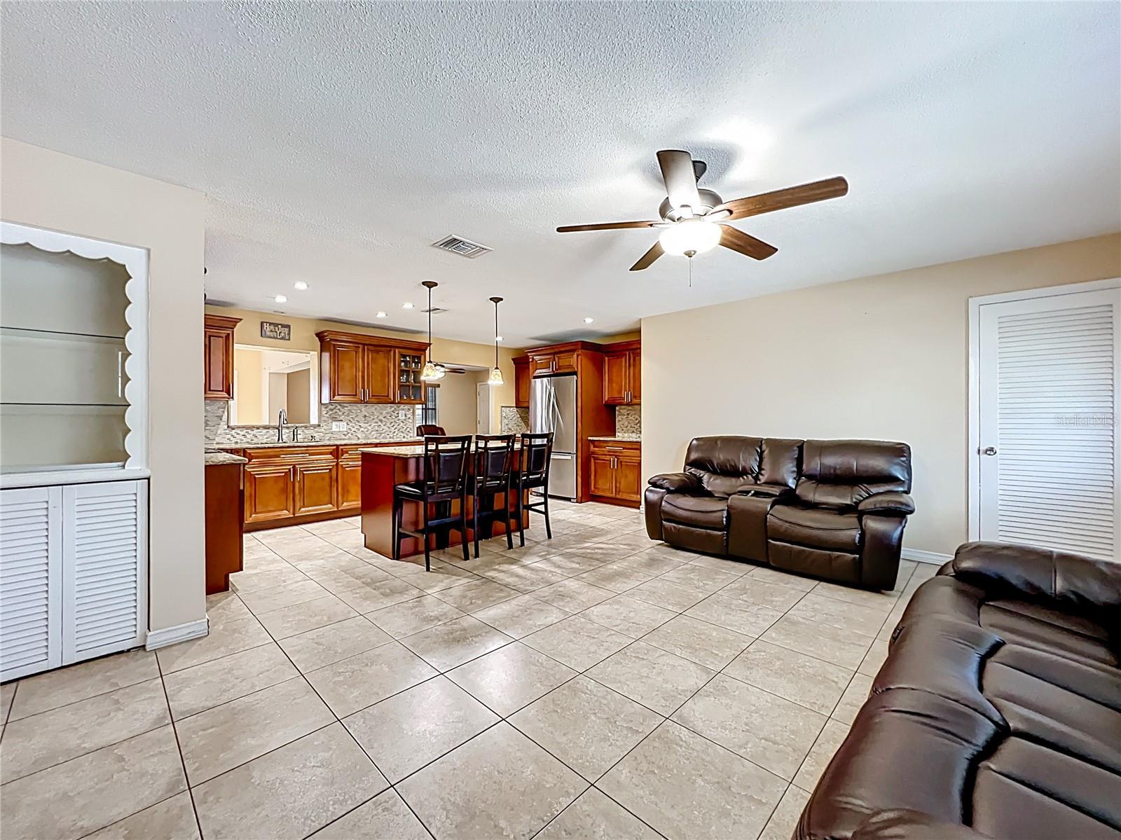 HI-RIDGE ESTATES - Residential