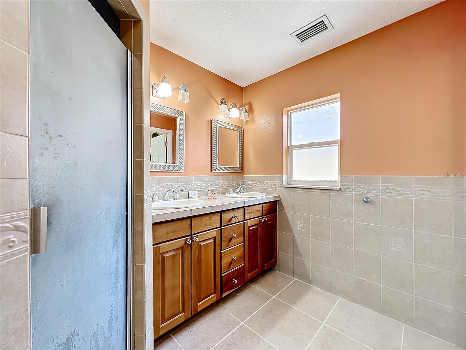 HI-RIDGE ESTATES - Residential