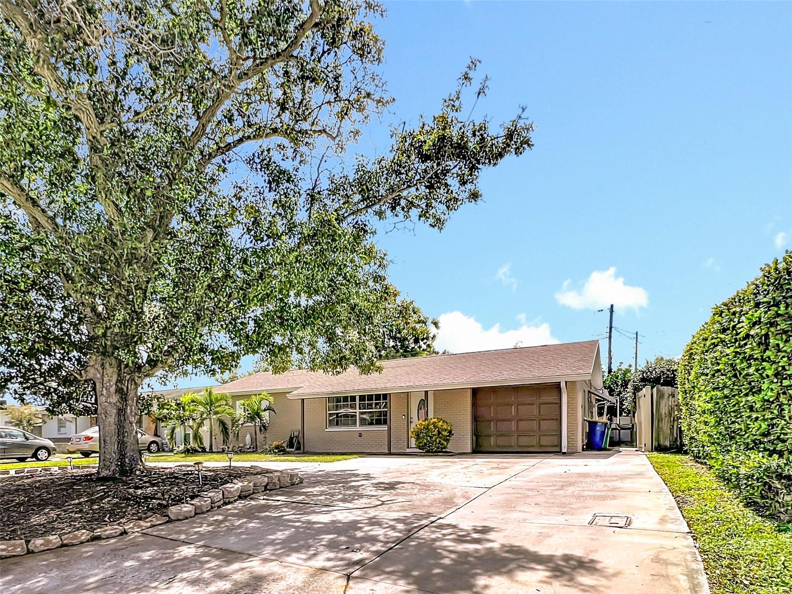 HI-RIDGE ESTATES - Residential