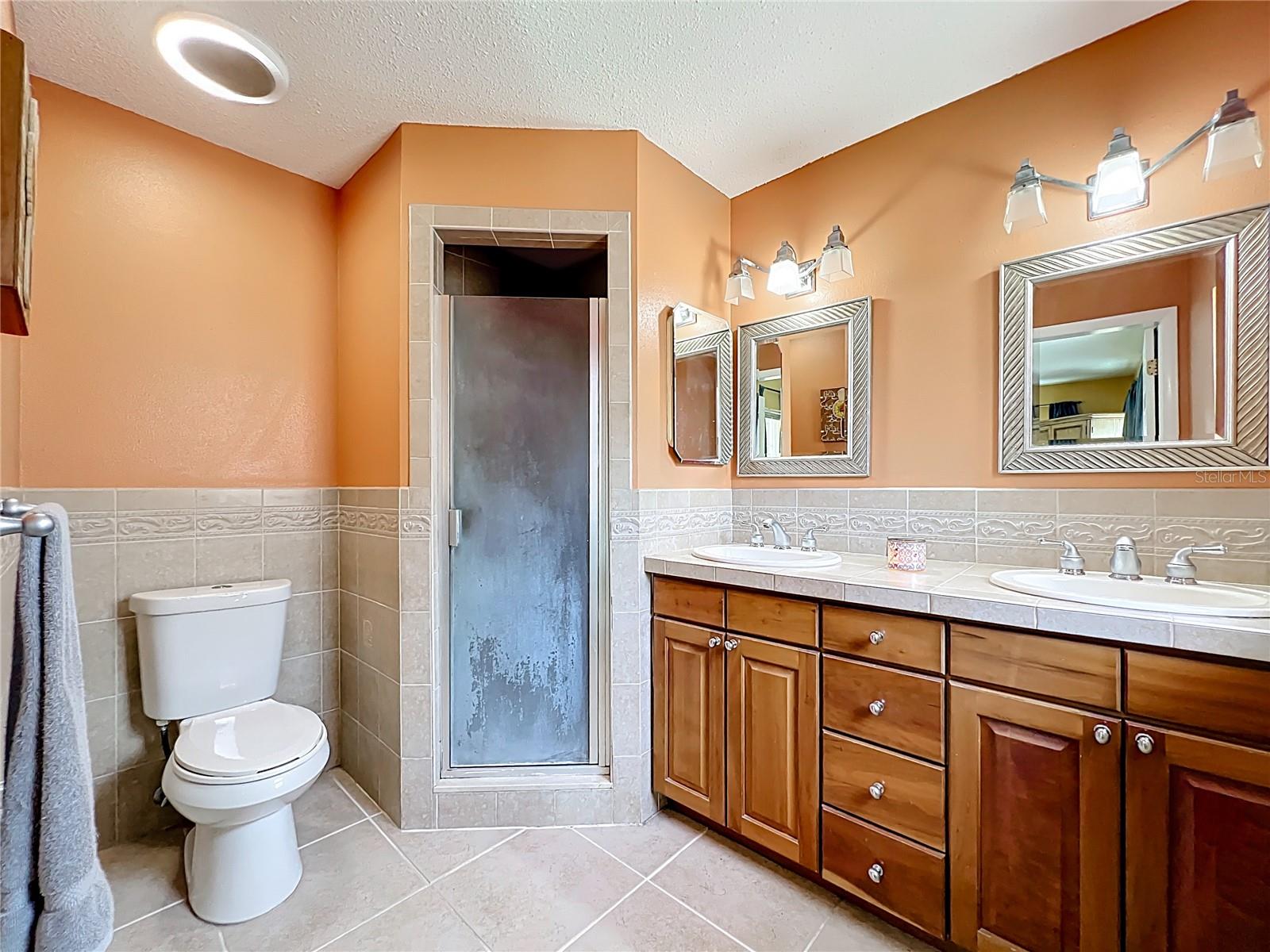 HI-RIDGE ESTATES - Residential