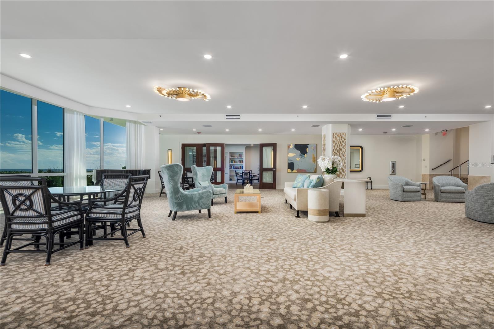 REGENCY ISLAND DUNES - Residential