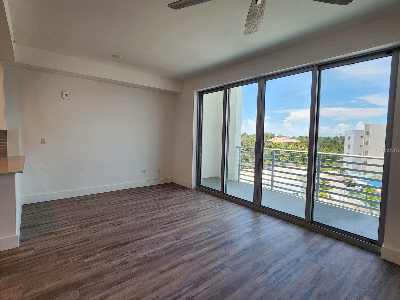 CONDO-MID-RISE 2-6 STORIES-0404 - Residential