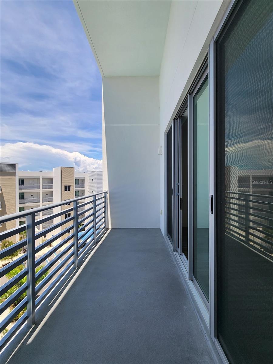 CONDO-MID-RISE 2-6 STORIES-0404 - Residential