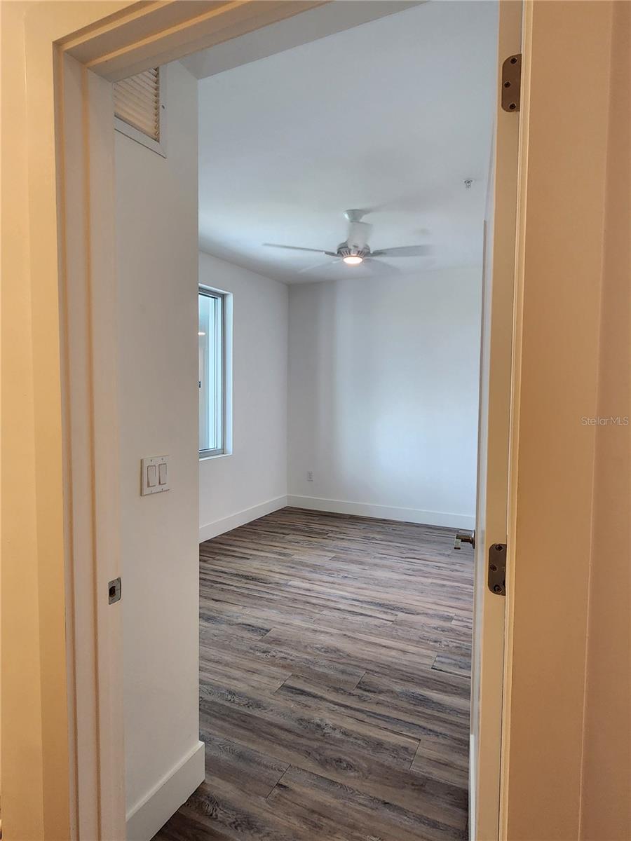 CONDO-MID-RISE 2-6 STORIES-0404 - Residential