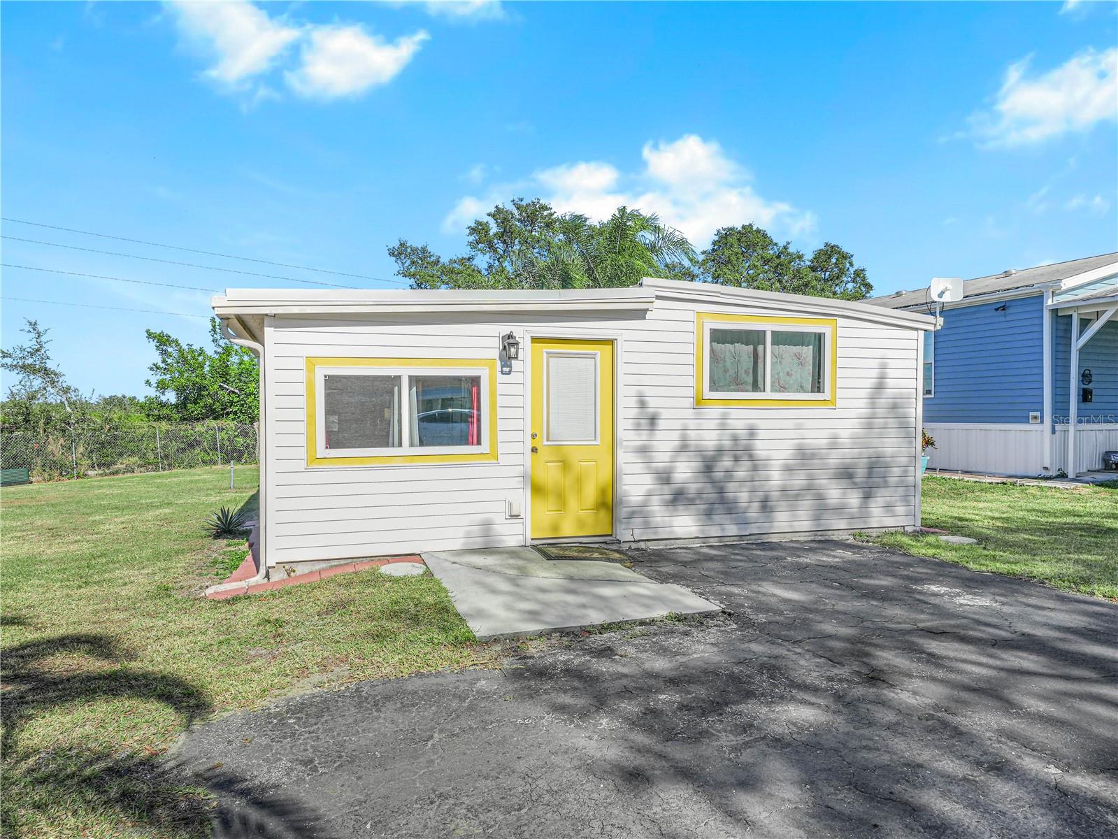 SADDLEBAG LAKE - Residential