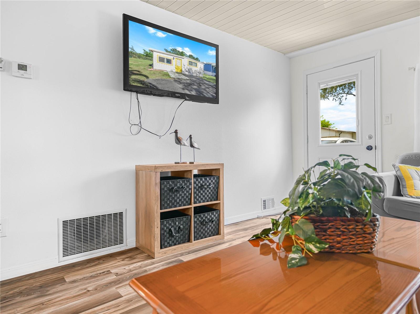 SADDLEBAG LAKE - Residential