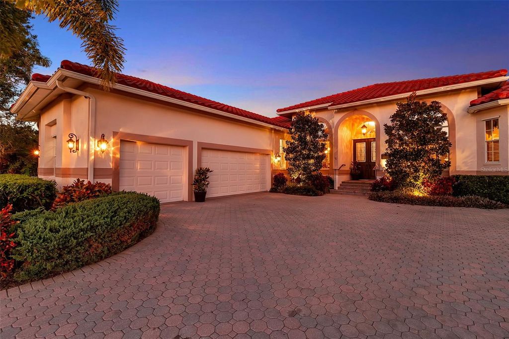 Photo of 1076 Ruisdael Circle, Nokomis, FL 34275 (MLS # A4671094)