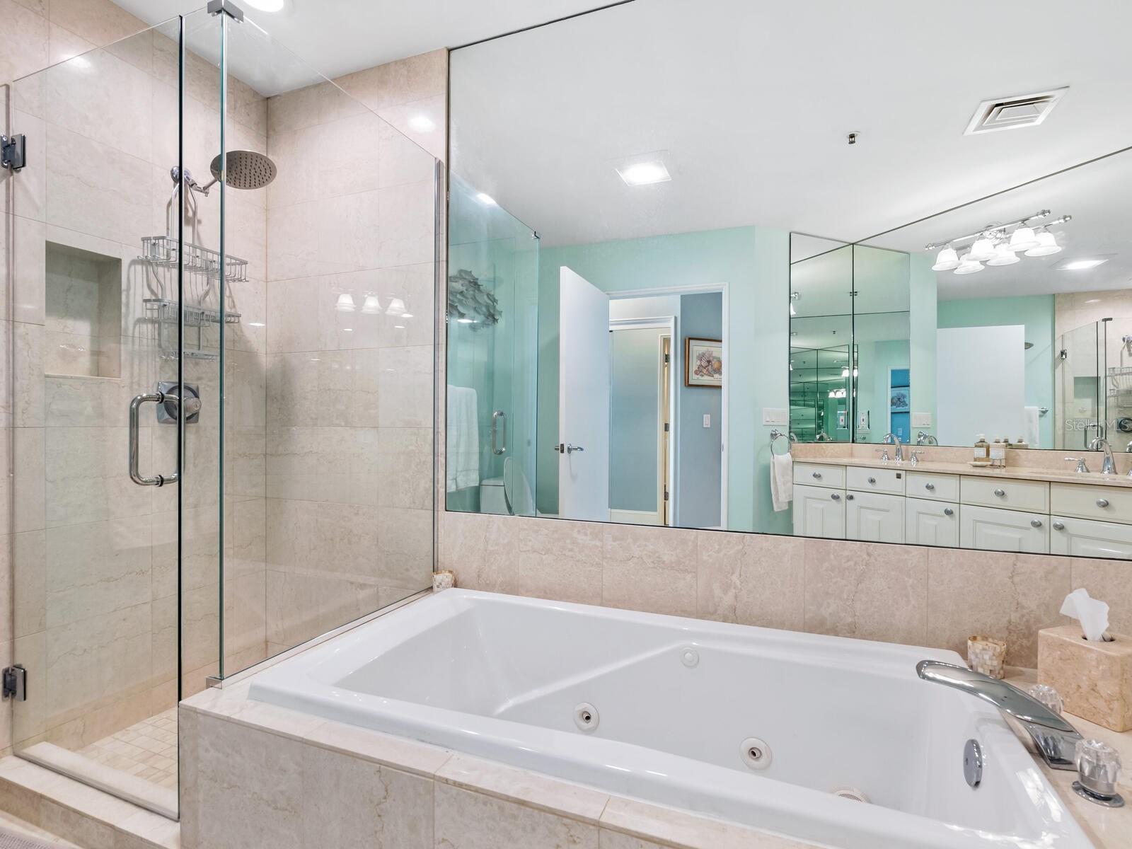 GRAND BAY 6 - Residential