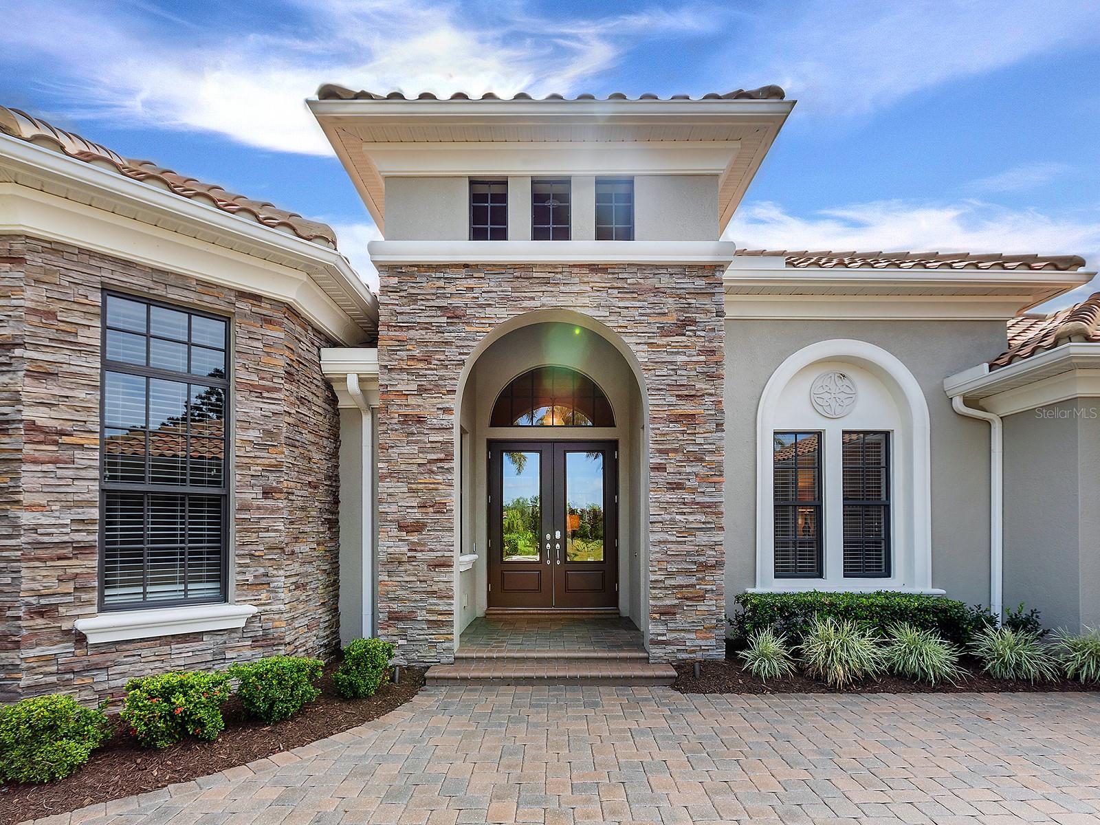 COUNTRY CLUB EAST - Residential