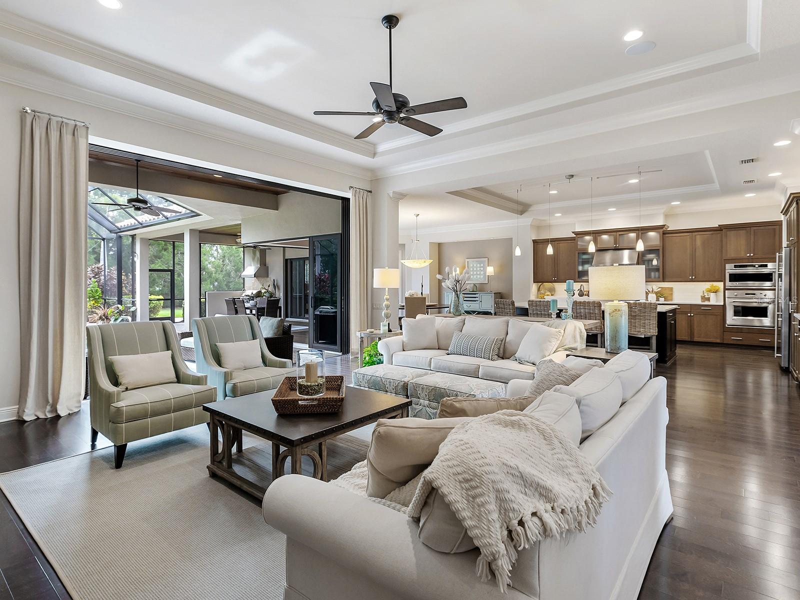 COUNTRY CLUB EAST - Residential