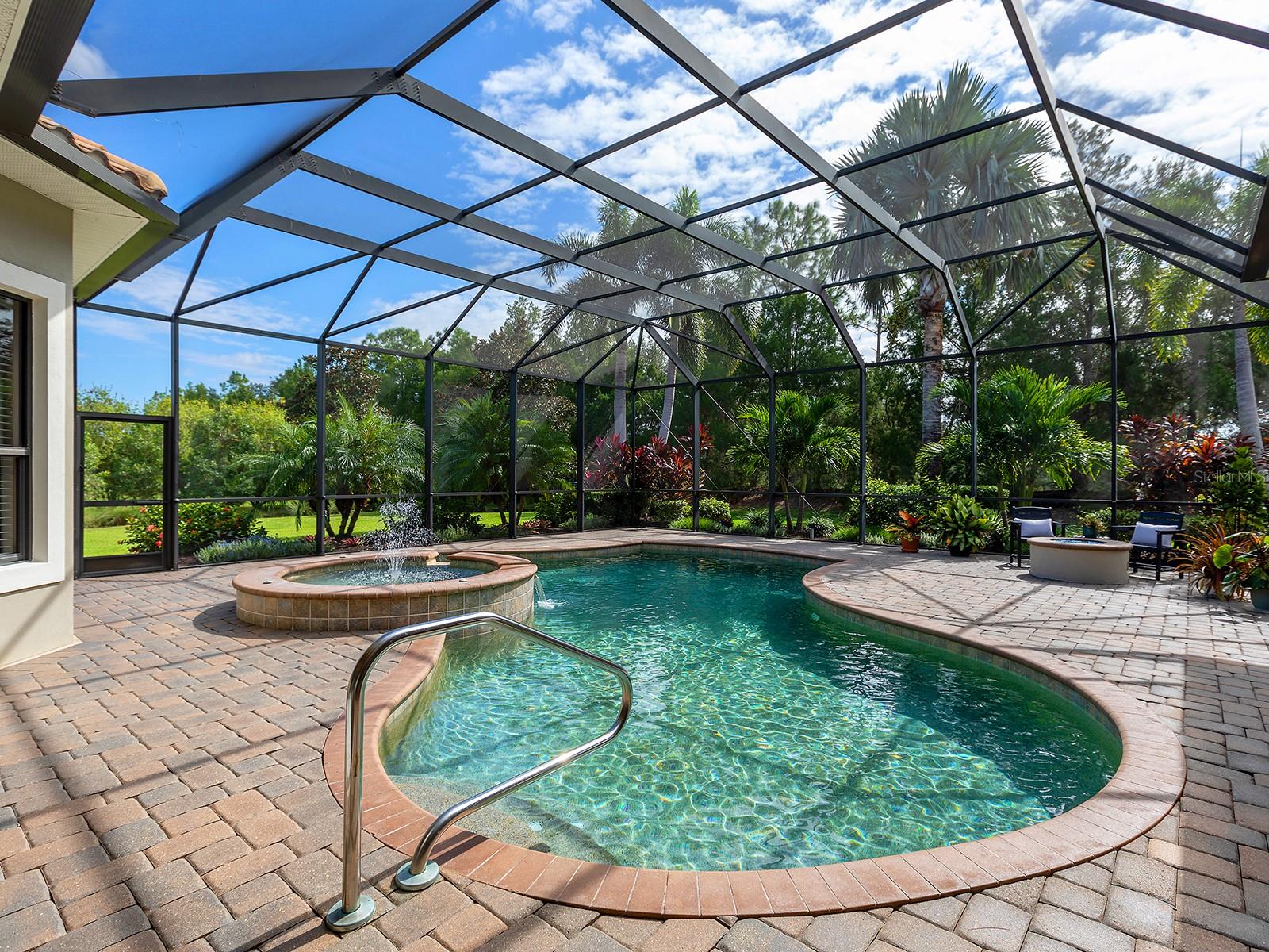 COUNTRY CLUB EAST - Residential