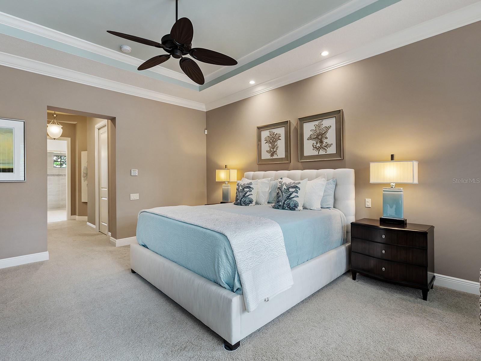 COUNTRY CLUB EAST - Residential