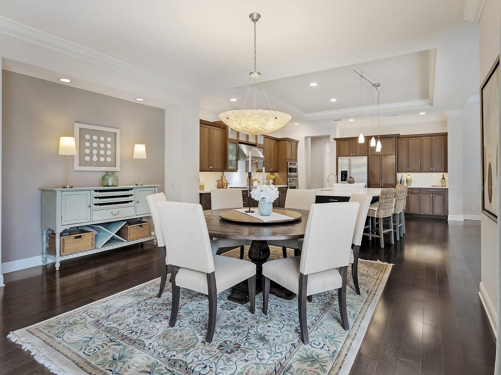 COUNTRY CLUB EAST - Residential