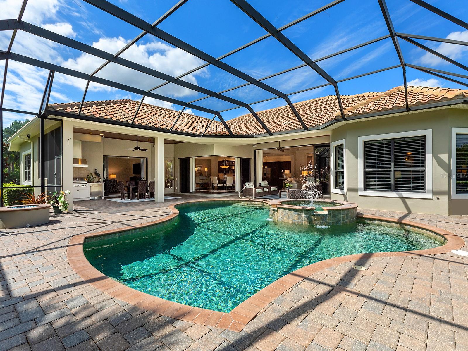 COUNTRY CLUB EAST - Residential